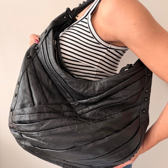 7 For All Mankind Black Leather Shoulder Bag | Roomy Everyday Staple - Picture 1 of 3